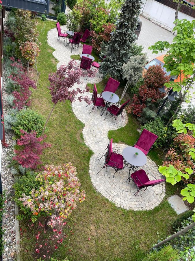 Etnomania Boutique Hotel Pristina Buitenkant foto